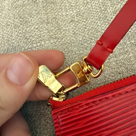 Louis Vuitton Red Epi Pochette - Picture 4 of 11